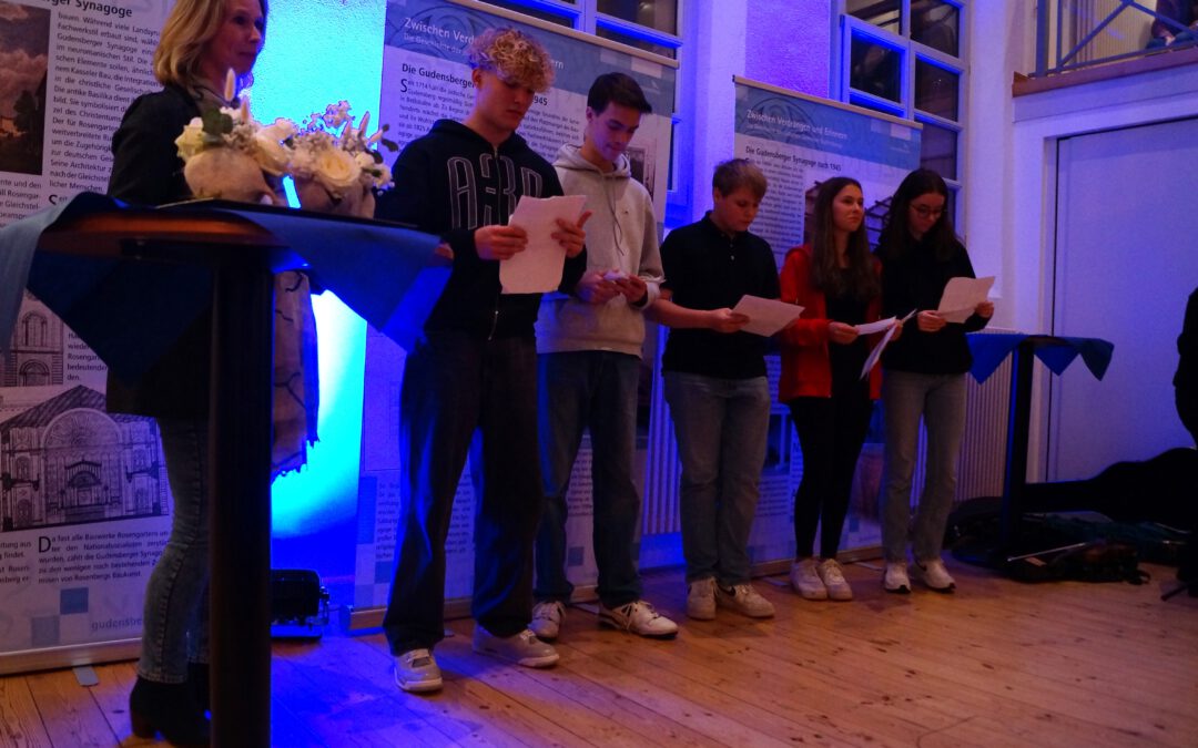 Schülerinnen und Schüler der GAZ wirkten mit bei Gedenkfeier zum 9. November in der Gudensberger Synagoge